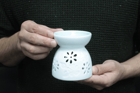 Klasická Bílá Aroma Lampa - Květinový Vzor