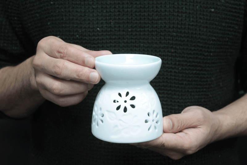 Klasická Bílá Aroma Lampa - Květinový Vzor