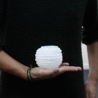 Selenitový Svícen - Sněhová Koule - 8 cm