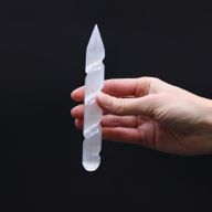 Selenitová Spirálovitá Hůlka - 16 cm (jeden konec špičatý)