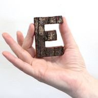 Písmeno - Rustikální Kůra - E  - 7cm