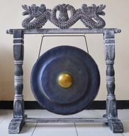 Velký Gong s Hnědým Antickým Stojanem - 80cm - Černý