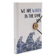 Malý Zápisník se Šňůrkou - Waves in the same sea