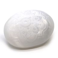 Selenitový Oblázek - Gravírovaná Mandala