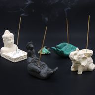 Stojan na Vonné Kužele - Ruka a Buddha (černá)