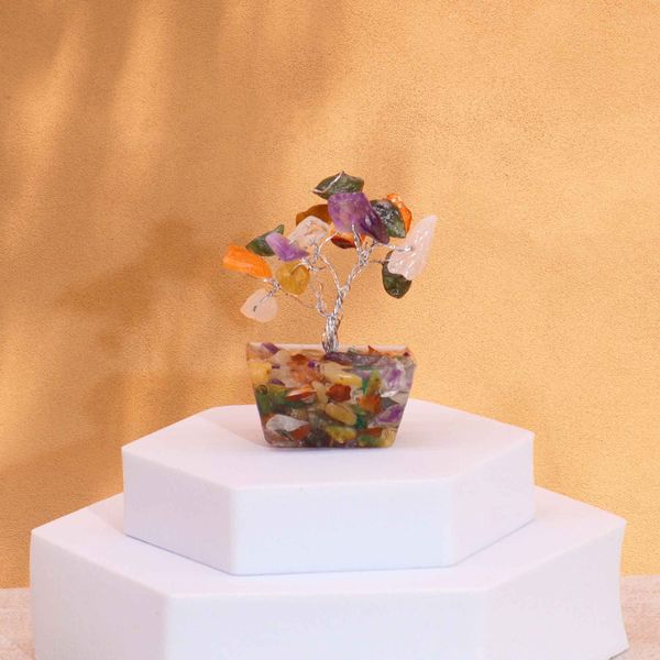 Mini Stromek s Drahými Kameny na Orgonitovém Podstavci - Různé Kameny (15 kamenů)