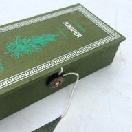 Dárková Sada Himalájského Kadidla Sugandhit Dhoop - Jalovec