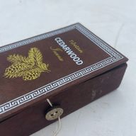 Dárková Sada Himalájského Kadidla Sugandhit Dhoop - Cédrové Dřevo
