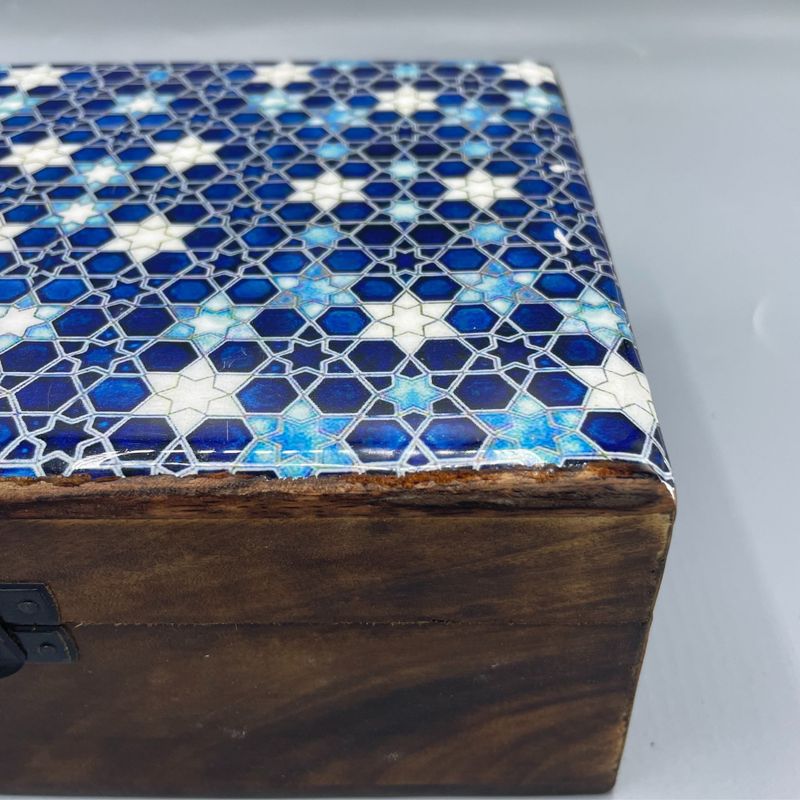 Velká Dřevěná Krabička s Keramickou Glazurou - 20x15x7.5cm - Modré Hvězdy