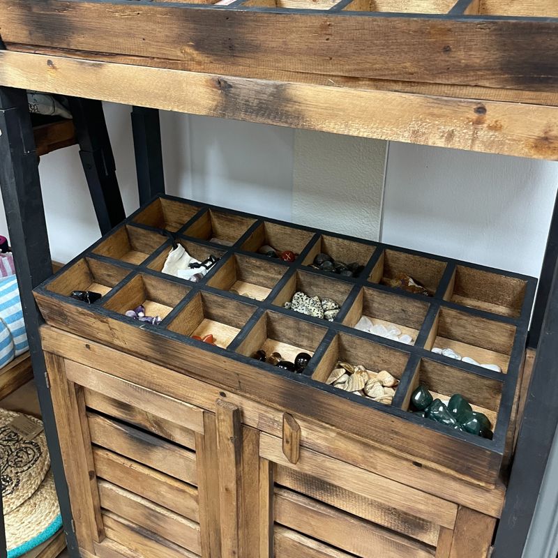 Prezentační Display - 18 Přihrádek
