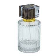 Kulatá Žebrovaná Láhev se Sprejem a Uzávěrem 50ml - Hnědá