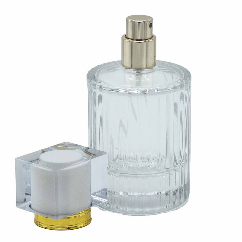 Kulatá Žebrovaná Láhev se Sprejem a Uzávěrem 50ml - Bílá