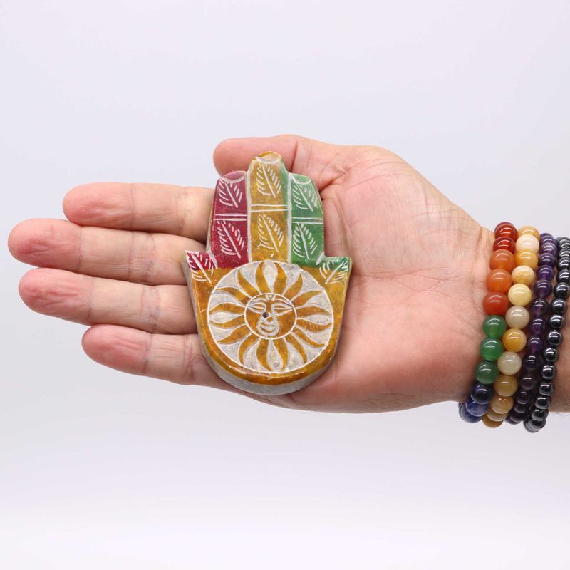 Mydlový kámen Hamsa držák na vonné tyčinky 9x6 cm - Sluneční tvář