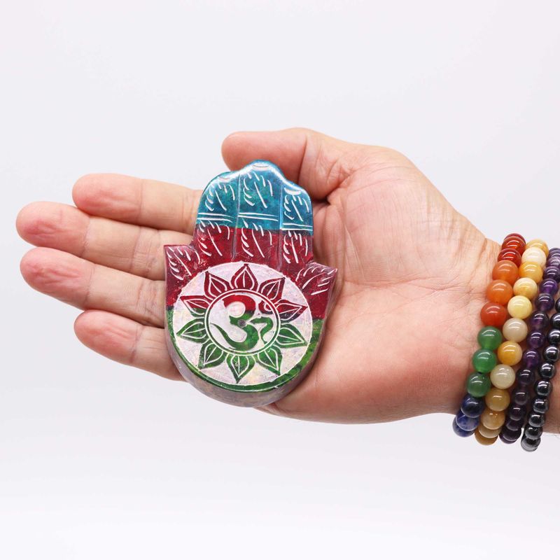 Stojánek na kadidlo z mydlového kamene Hamsa 9×6 cm -OM