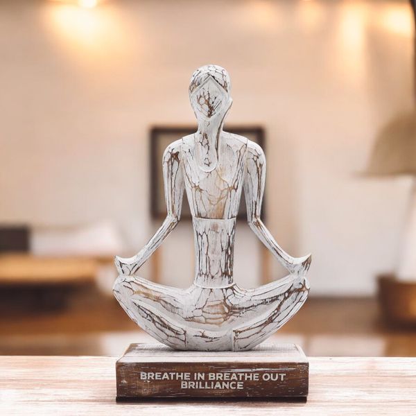 Dřevěná Yoga Lady Figurka - Bílá Vymývaná -Lehká Pozice - "Breathe in Breathe out Brilliance"