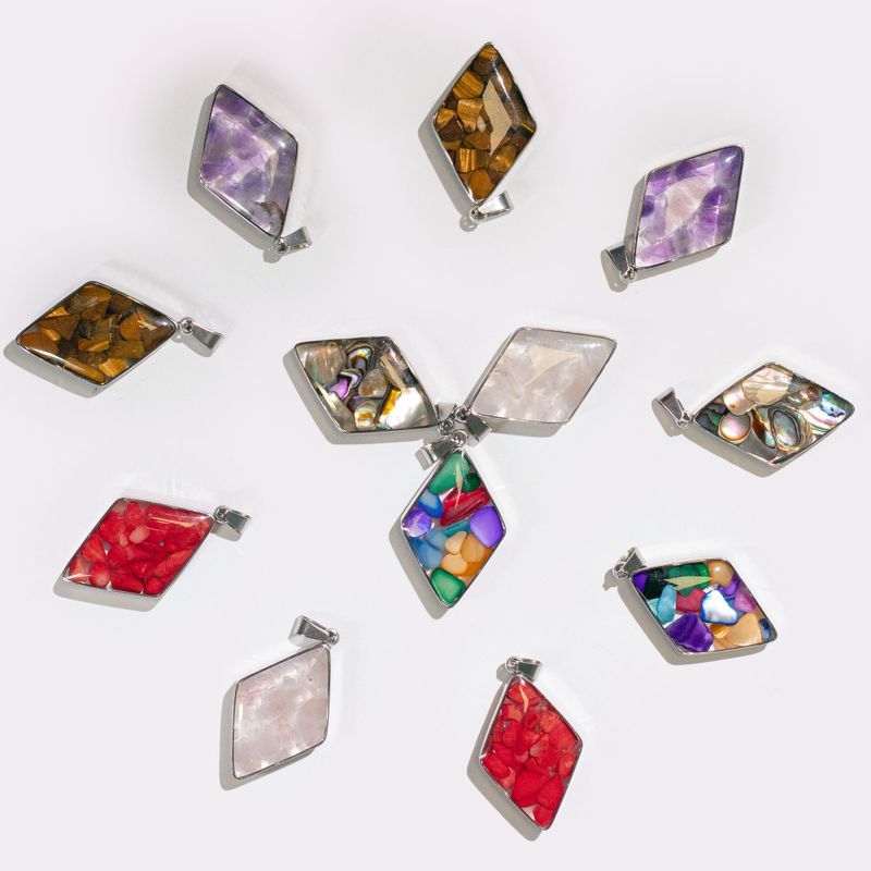 Přívěsek s Ocelovým Pouzdrem Diamant - 12 Různých Drahých Kamenů & Mušlí