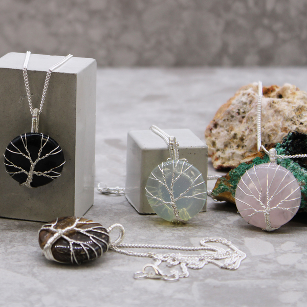 Indické Náhrdelníky z Drahých Kamenů