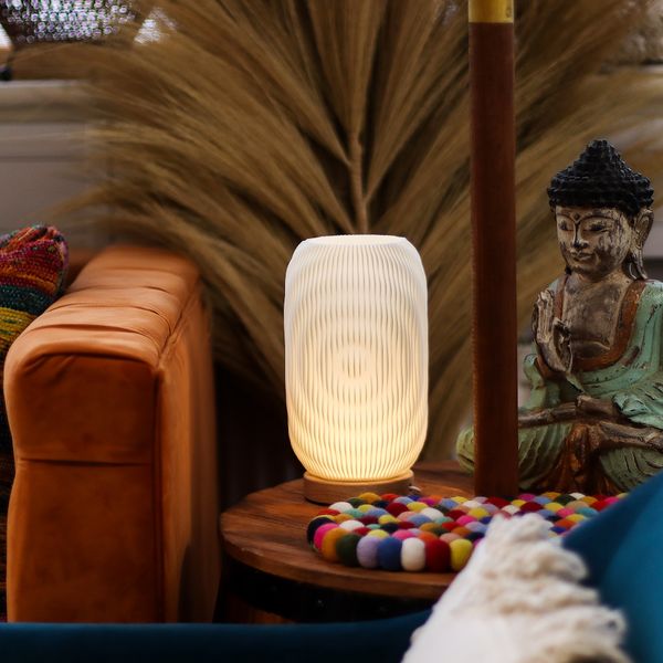 New Wave Lampa - USB-C - 3 nastavení - Moderný Zkroucený Design