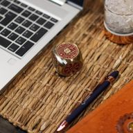 Feng Shui Štěstěna - Červená a Mosazná Kostka Prosperity - Plochá