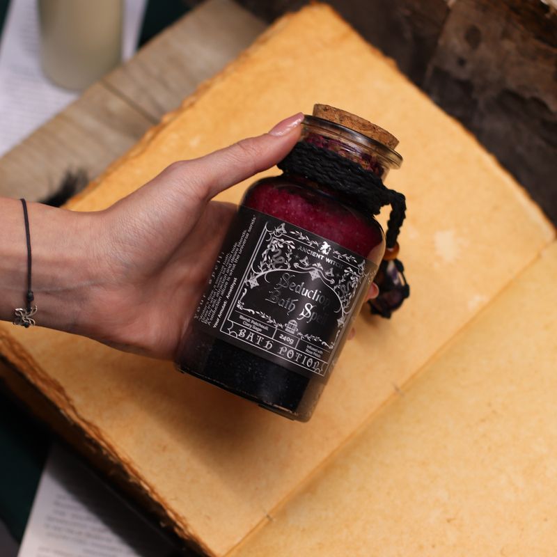 Ancient Witch Kouzelný Koupelový Lektvar & Amulet z Ametystu - Svádění