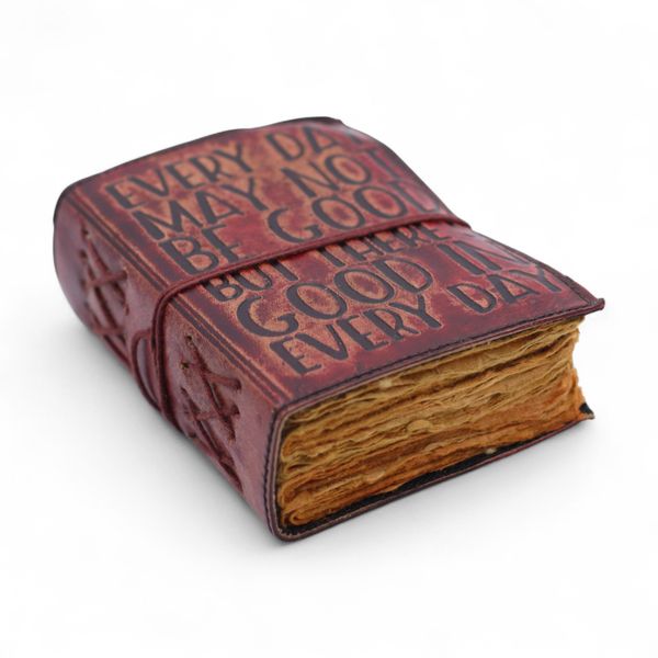 Kožený Zápisník se Zdobeným Okrajem (5x3.5") - Every Day May Not Be Good