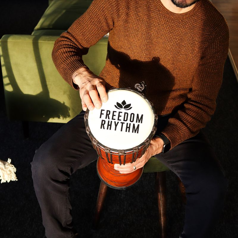 Střední Profesionální Djembe Buben -Freedom Rhythm (vysoký) - 40cm (18cm průměr)