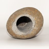 Přírodní Svícen z Říčného Kamene - Stojící Kámen s Výřezem (10x13x22cm)