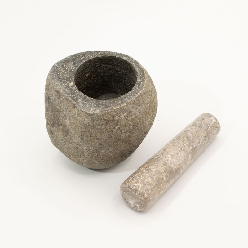 Hmoždíř z Přírodního Říčního Kamene - Střední (cca 12x8cm)