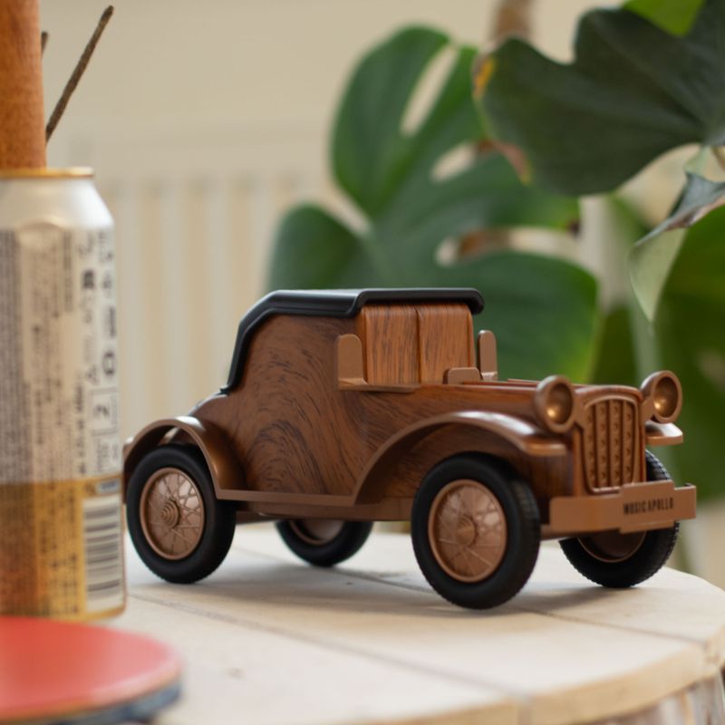 Mini Reproduktor - Klasické Vintage Auto s Držákem na Telefon - Bluetooth & FM Rádio
