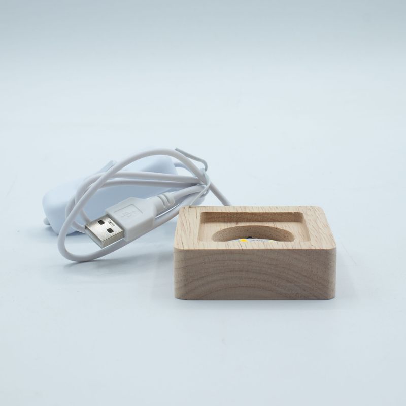 6cm Čtvercový Dřevěný USB LED Stojan - Studená / Teplá / Denní Světlo