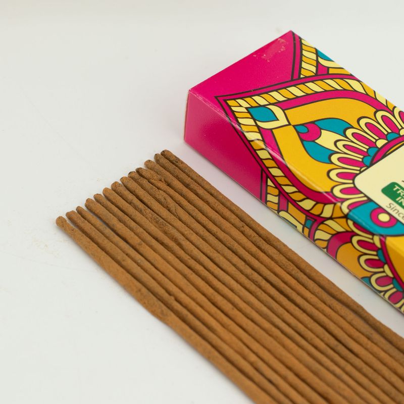 Vonné Tyčinky Namaste Mandala Masala - Santalové Dřevo a Skořice