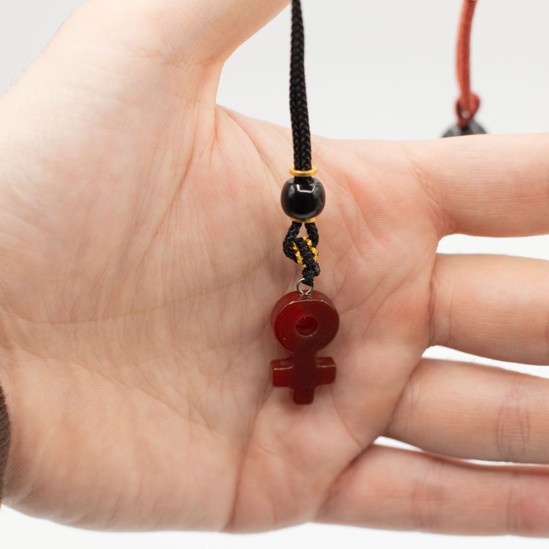 Přívěšky na Šňůrce z Drahých Kamenů - Ikonická Kolekce (různé)