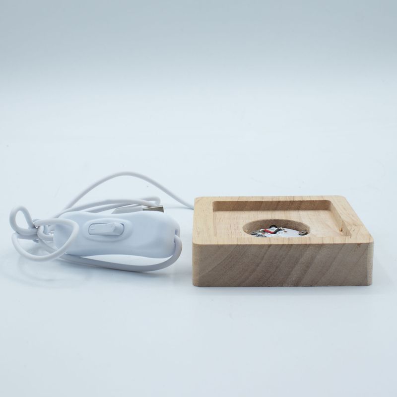 8cm Čtvercový Dřevěný USB LED Stojan - Více Barev