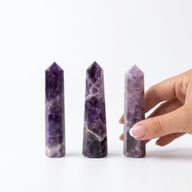 Drahokamové šestistranné obeliskové špičky, přibližně 11 cm - ametyst