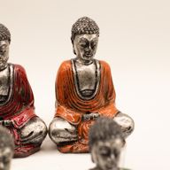 Stříbrný mini Buddha (různé barvy)