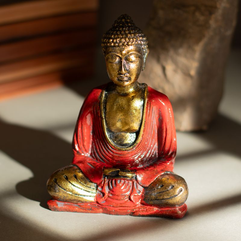 Červený a zlatý Buddha - Střední