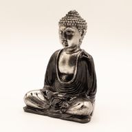 Černá a šedá Buddha - Střední