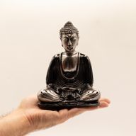 Černá a šedá Buddha - Střední
