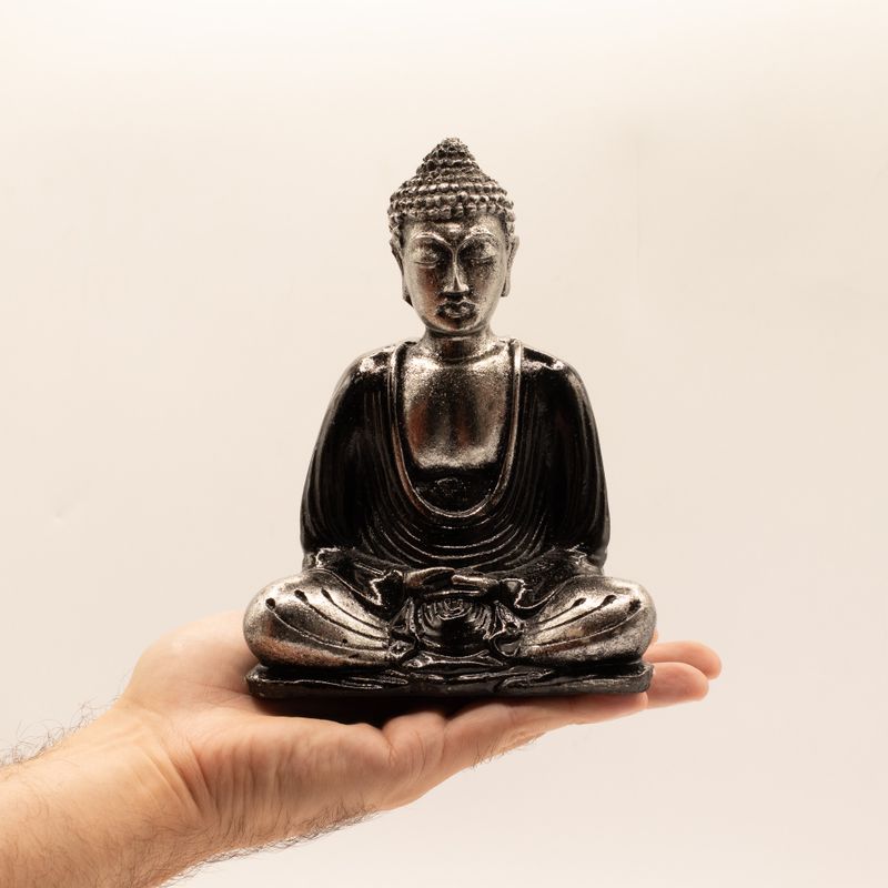 Černá a šedá Buddha - Střední