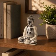 Bílý a šedý Buddha - Střední
