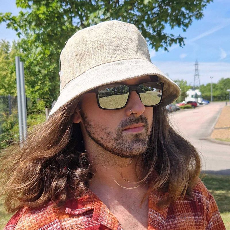 Patchovaná boho festivalová čepice z konopí a bavlny - přírodní