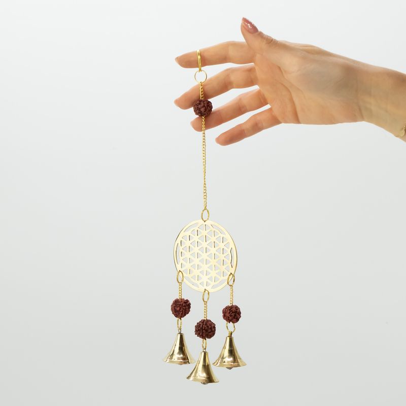 Indické zvonky - mosazný Květ života s korálkami Rudraksha - 3 zvonky - 6 × 27 cm