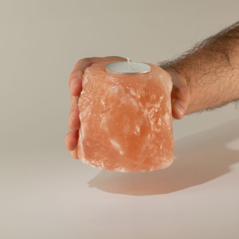 Kvalitní přírodní solný svícen 600–800 g
