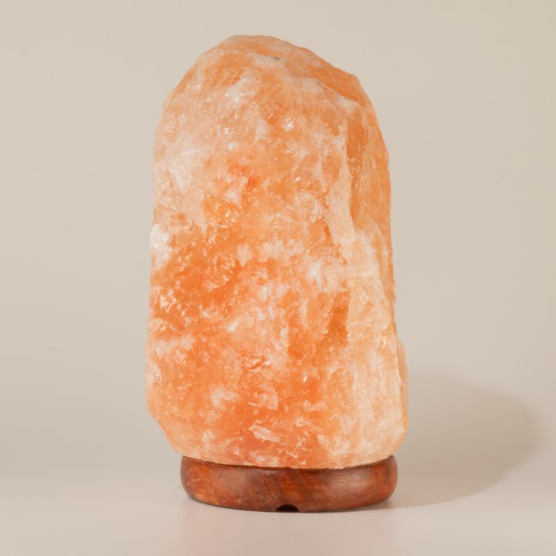 Kvalitní přírodní solná lampa - a základna přibližně 3–5 kg