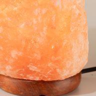 Kvalitní přírodní solná lampa - a základna přibližně 3–5 kg