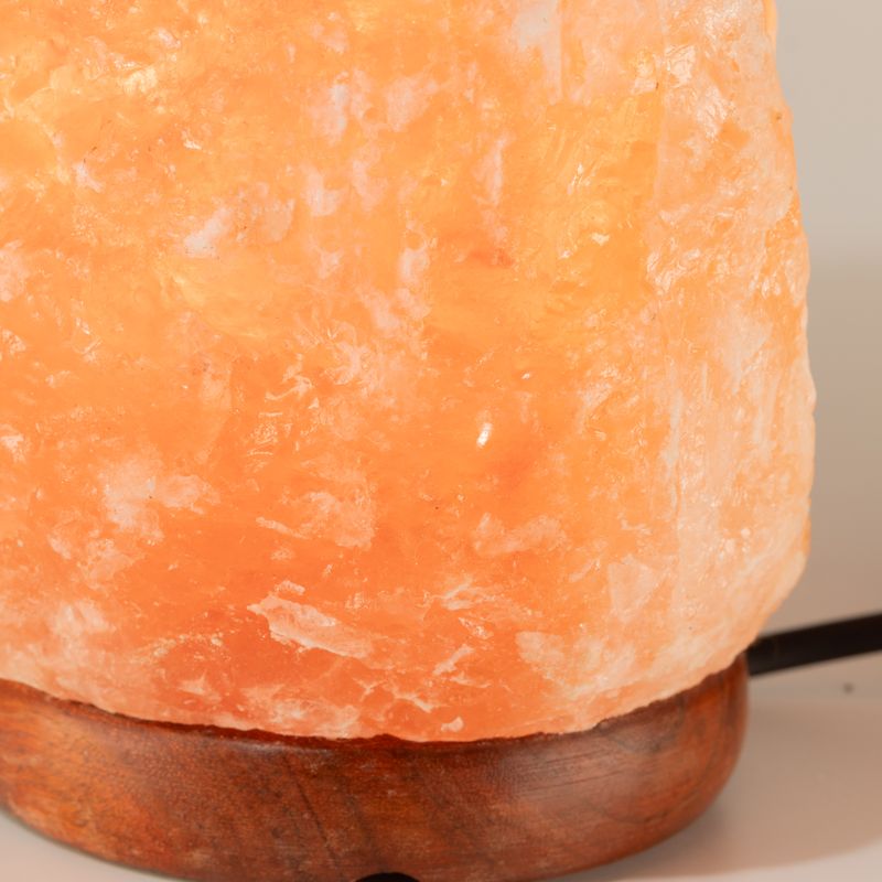 Kvalitní přírodní solná lampa - a základna přibližně 3–5 kg