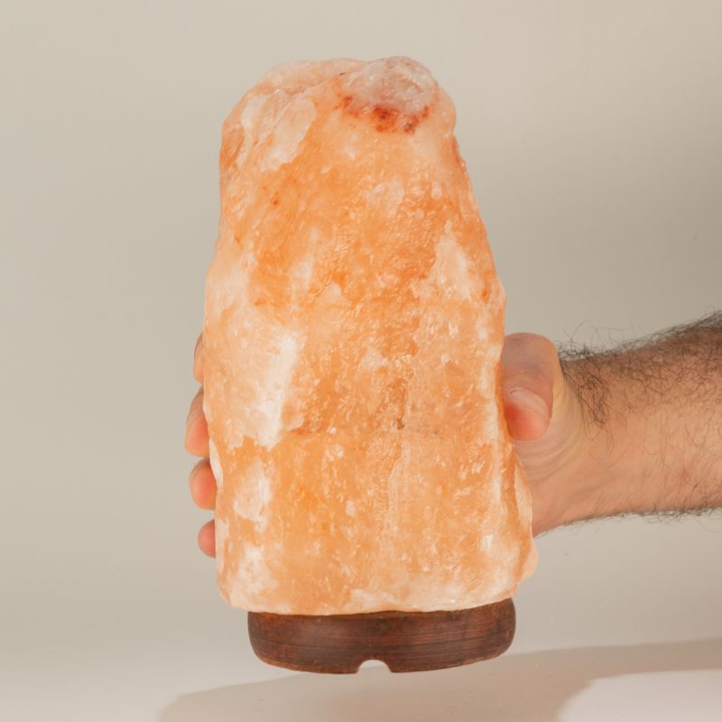 Kvalitní solná lampa - přibližně 1,5 - 2 kg