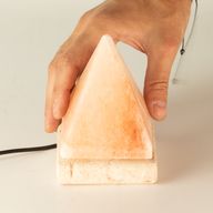 Kvalitní USB pyramidová solná lampa – 9 cm (vícebarevná)