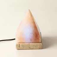 Kvalitní USB pyramidová solná lampa – 9 cm (vícebarevná)