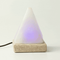 Kvalitní USB pyramidová solná lampa bílé barvy - 9 cm (vícebarevná)